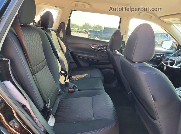 5N1AT2MV4JC802883 2018 NISSAN ROGUE Черный Вид задней части салона
