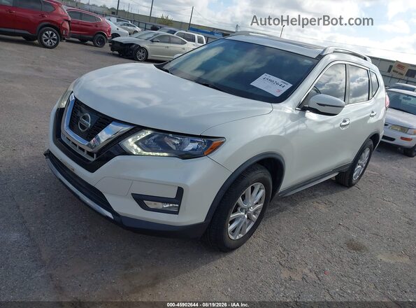 5N1AT2MV5HC849558 2017 NISSAN ROGUE Белый Передняя левая четверть