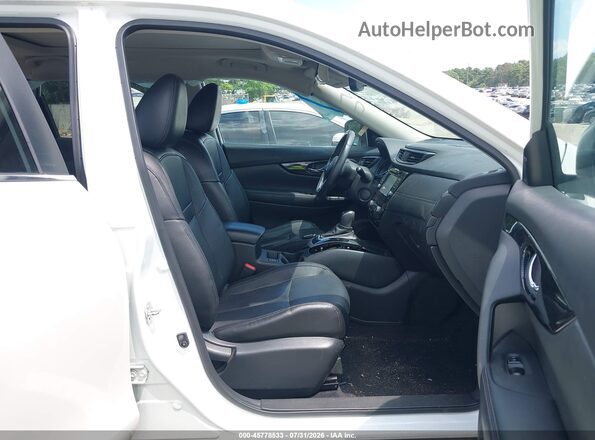 5N1AT2MV6HC846944 2017 NISSAN ROGUE White Vista interior delantera