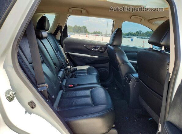 5N1AT2MV6HC894041 2017 NISSAN ROGUE White Vista de los asientos traseros