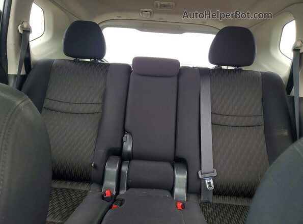 5N1AT2MV7HC768481 2017 NISSAN ROGUE White Rear seats view