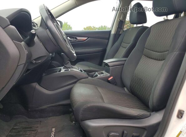 5N1AT2MV7HC768481 2017 NISSAN ROGUE White Front interior view