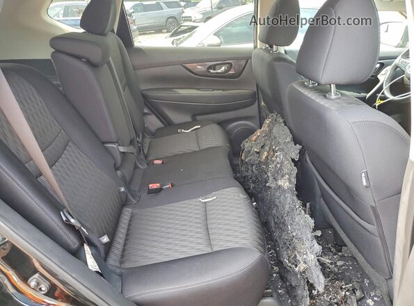 5N1AT2MV7HC820322 2017 NISSAN ROGUE Black Widok tylnych siedzeń