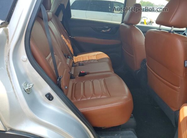 5N1AT2MV7HC848654 2017 NISSAN ROGUE Silver Вид задньої частини салону