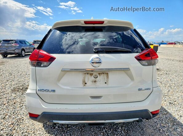 5N1AT2MV8HC813718 2017 NISSAN ROGUE Белый Вид сзади