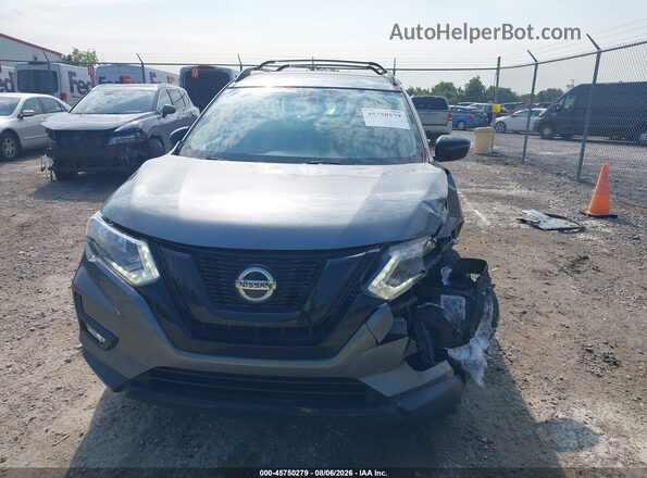 5N1AT2MV8JC726777 2018 NISSAN ROGUE Gray Widok z przodu