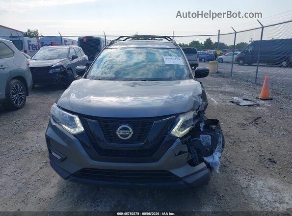 5N1AT2MV8JC726777 2018 NISSAN ROGUE Gray Widok wnętrza z tyłu