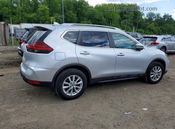 5N1AT2MV8JC768978 2018 NISSAN ROGUE Серебряный Задняя правая четверть