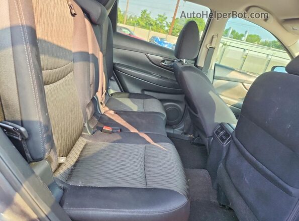 5N1AT2MV8JC804653 2018 NISSAN ROGUE Gray Вид задньої частини салону