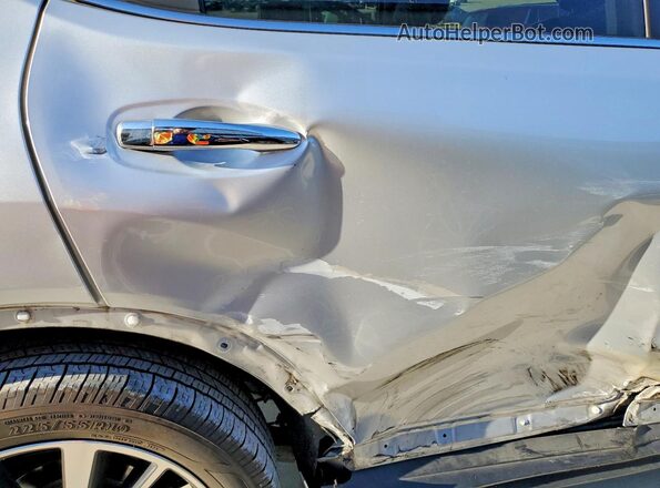 5N1AT2MV8KC823639 2019 NISSAN ROGUE Серебряный Вид задней части салона