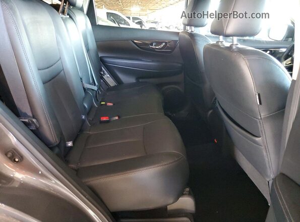 5N1AT2MV8LC771561 2020 NISSAN ROGUE Gray Вид задньої частини салону