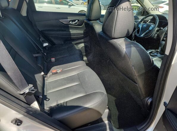 5N1AT2MV9GC879676 2016 NISSAN ROGUE Silver Vista interior trasera