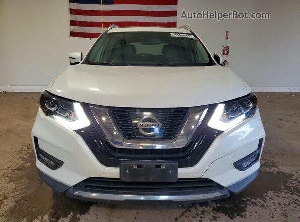 5N1AT2MV9HC779952 2017 NISSAN ROGUE Белый Вид спереди