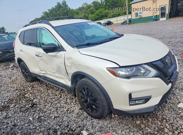 5N1AT2MV9JC734077 2018 NISSAN ROGUE White Front right