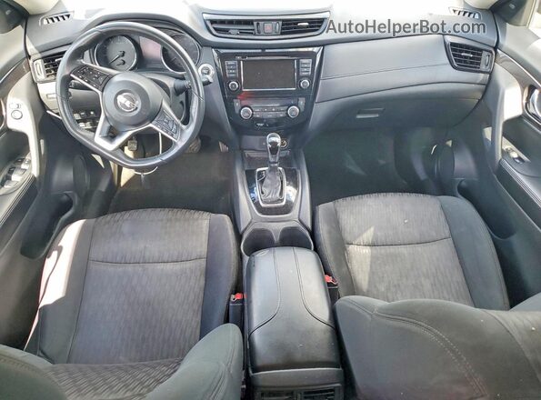 5N1AT2MV9JC769833 2018 NISSAN ROGUE Silver Առջևի վահանակի տեսք