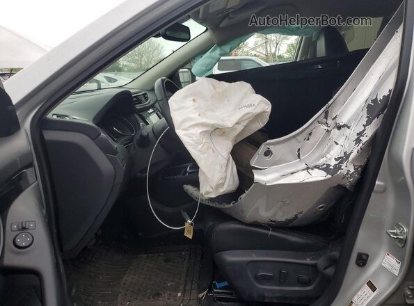 5N1AT2MV9KC823407 2019 NISSAN ROGUE Silver Вид салону спереду