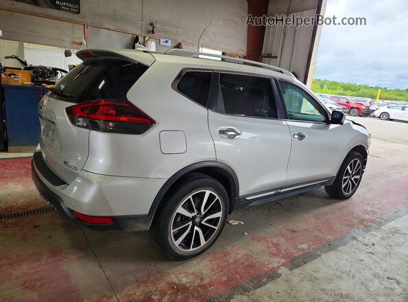 5N1AT2MV9LC709179 2020 NISSAN ROGUE Серебряный Задняя правая четверть