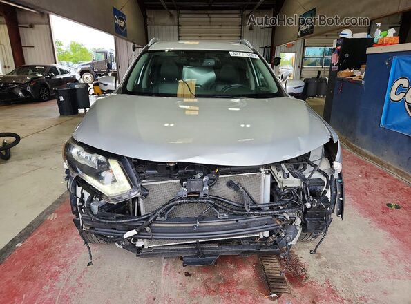 5N1AT2MV9LC709179 2020 NISSAN ROGUE Серебряный Вид спереди