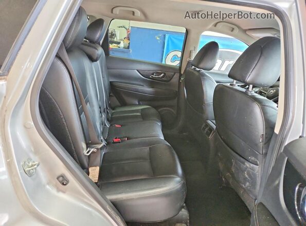 5N1AT2MV9LC709179 2020 NISSAN ROGUE Серебряный Вид задней части салона