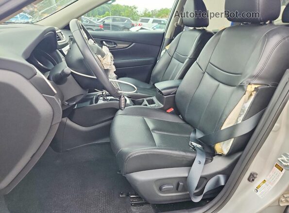 5N1AT2MVXGC750605 2016 NISSAN ROGUE Silver Widok wnętrza z przodu
