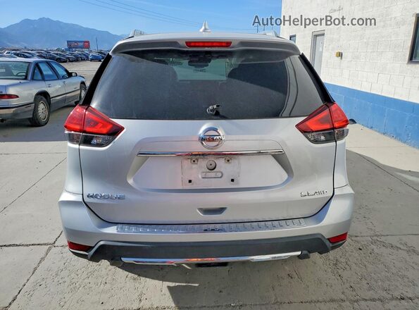 5N1AT2MVXHC756647 2017 NISSAN ROGUE Silver Вид ззаду