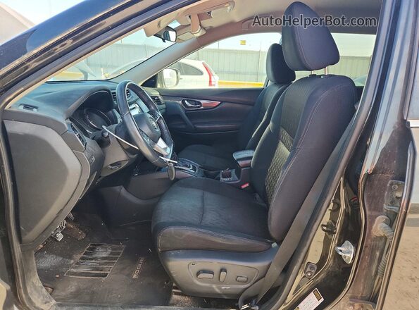 5N1AT2MVXHC815521 2017 NISSAN ROGUE Зеленый Вид салона спереди