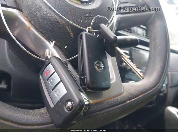 5N1AT2MVXHC866940 2017 NISSAN ROGUE Красный Вид панели приборов