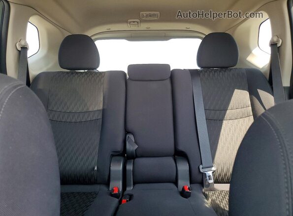 5N1AT2MVXJC842272 2018 NISSAN ROGUE Green Rear seats view