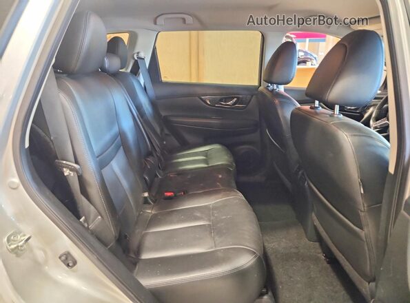 5N1AT2MVXKC744618 2019 NISSAN ROGUE Серебряный Вид задней части салона