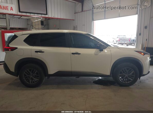 5N1AT3AA2MC772696 2021 NISSAN ROGUE White Rear interior view