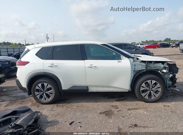 5N1AT3BA9MC743887 2021 NISSAN ROGUE Белый Вид задней части салона