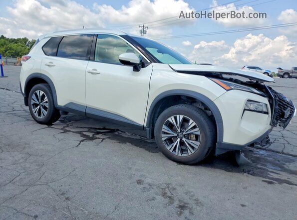 5N1AT3BB8MC753836 2021 NISSAN ROGUE Белый Передняя правая четверть
