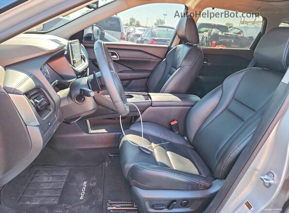 5N1AT3CA5MC814727 2021 NISSAN ROGUE Silver Front interior view