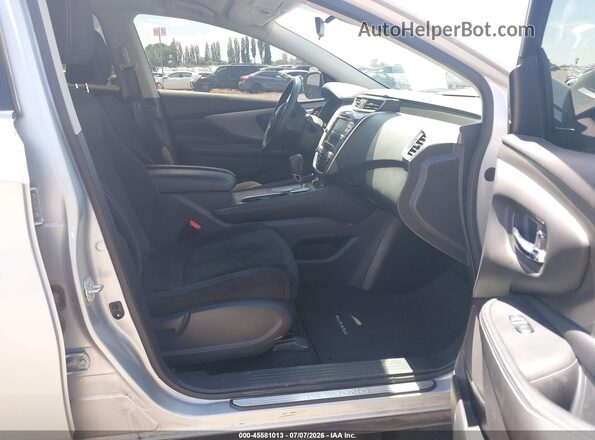 5N1AZ2AS9LN170835 2020 NISSAN MURANO Серебряный Вид салона спереди