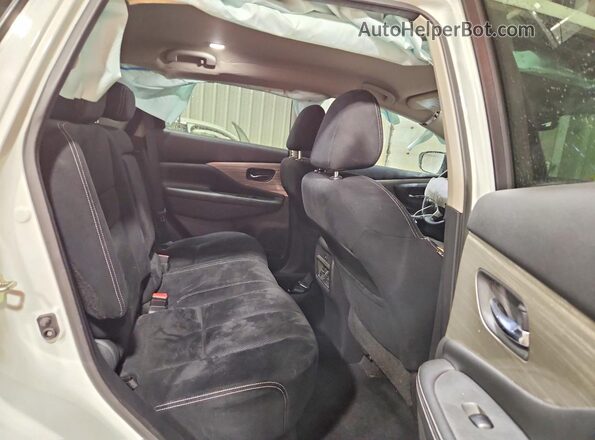 5N1AZ2MH0GN142301 2016 NISSAN MURANO White Rear interior view