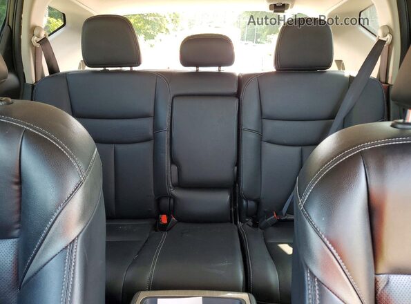 5N1AZ2MH2JN180443 2018 NISSAN MURANO Red Vista de los asientos traseros