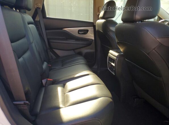5N1AZ2MH7JN166490 2018 NISSAN MURANO White Вид задньої частини салону