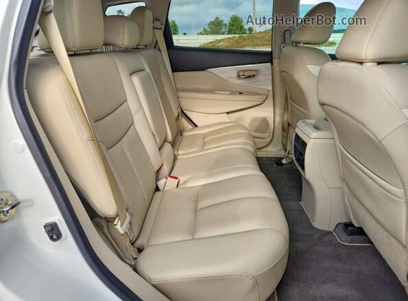 5N1AZ2MH8HN121973 2017 NISSAN MURANO White Widok tylnych siedzeń