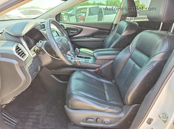5N1AZ2MS3KN112892 2019 NISSAN MURANO White Front interior view