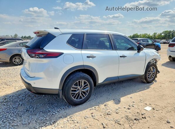 5N1BT3AA4RC743339 2024 NISSAN ROGUE White Widok z przodu