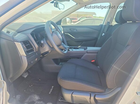 5N1BT3AA4SC832558 2025 NISSAN ROGUE White Vista interior delantera