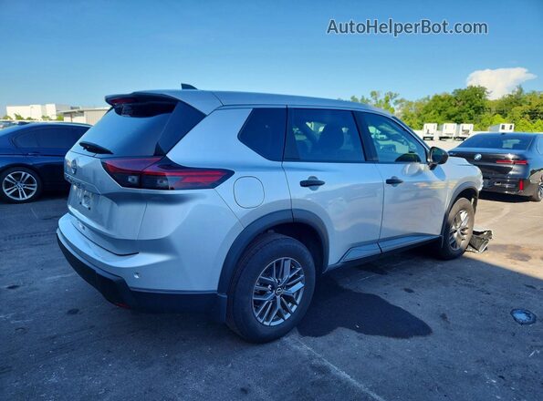 5N1BT3AA7SC774414 2025 NISSAN ROGUE Silver Trasero derecho