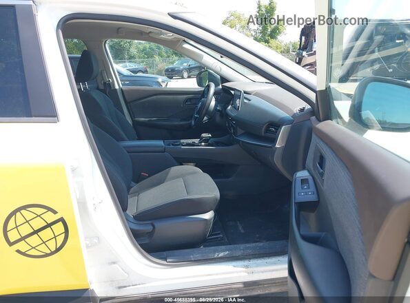 5N1BT3AB0PC837532 2023 NISSAN ROGUE White Vista interior delantera