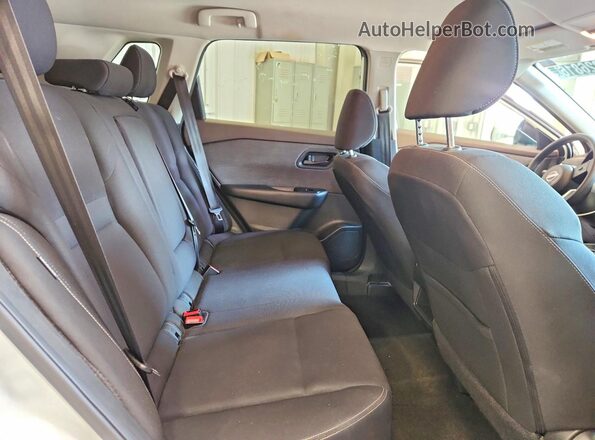 5N1BT3AB7PC877459 2023 NISSAN ROGUE White Widok wnętrza z tyłu