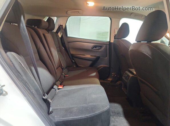 5N1BT3AB8RC692405 2024 NISSAN ROGUE Белый Вид задней части салона