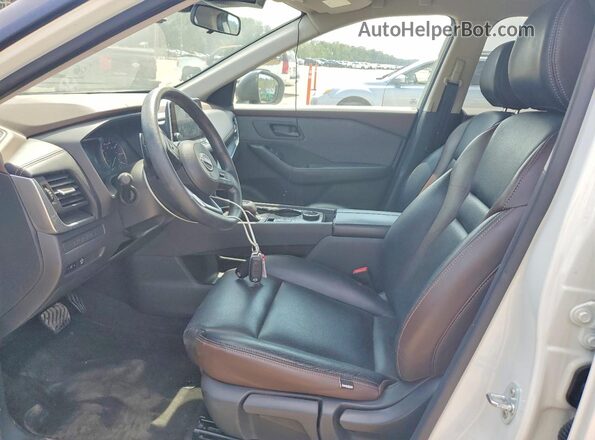 5N1BT3AB9PC899513 2023 NISSAN ROGUE White Widok wnętrza z przodu