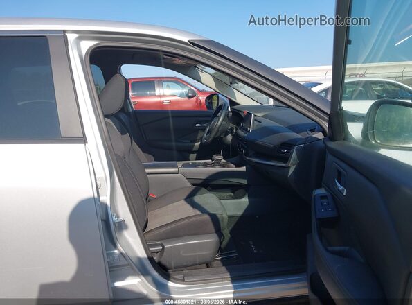 5N1BT3BA0RC677385 2024 NISSAN ROGUE Silver წინა სალონის ხედი