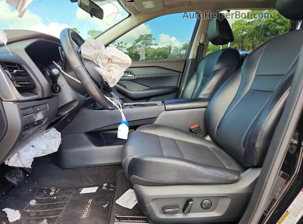 5N1BT3BA1PC679269 2023 NISSAN ROGUE Черный Вид салона спереди