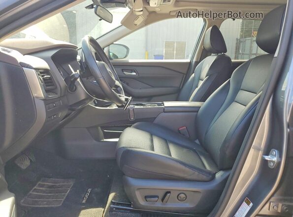 5N1BT3BA1PC878578 2023 NISSAN ROGUE Gray Widok wnętrza z przodu