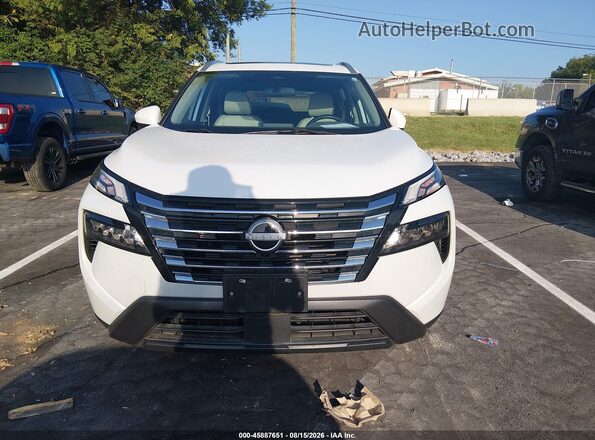 5N1BT3BA2RC722388 2024 NISSAN ROGUE White Սալոնի հետևի տեսք